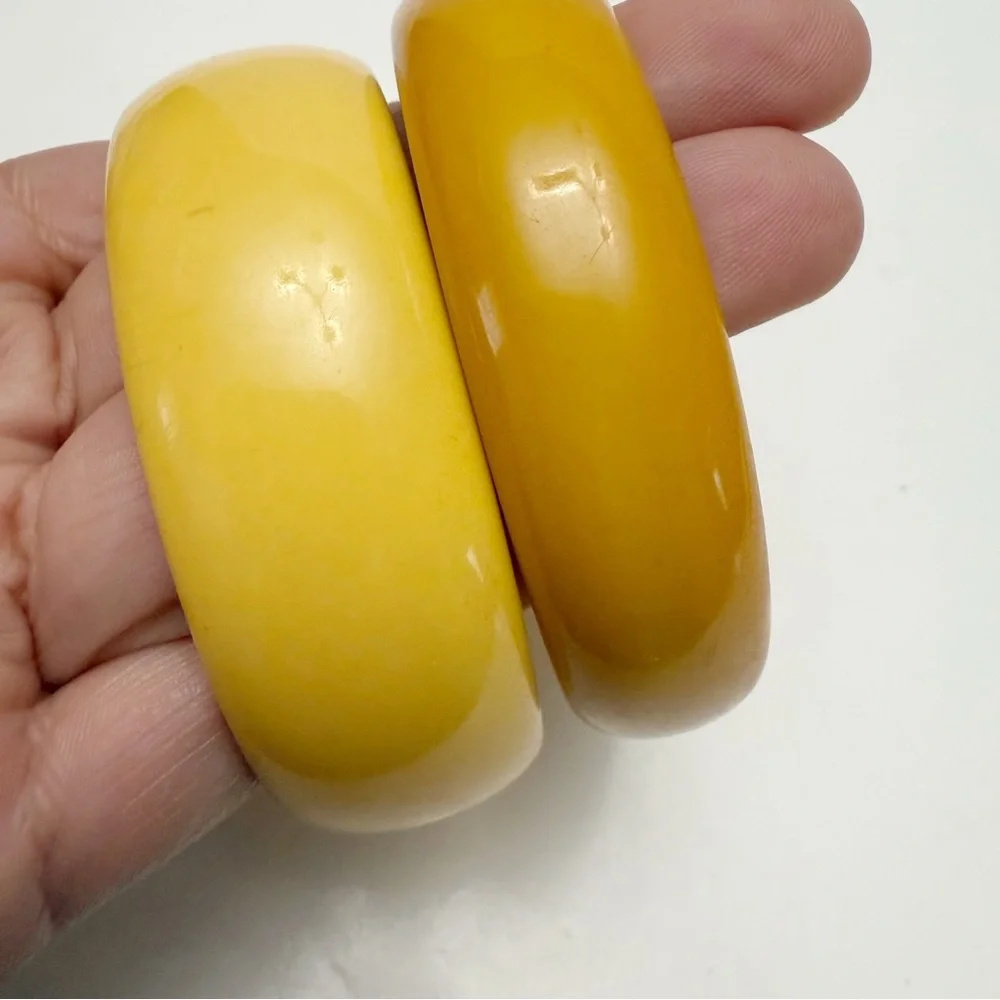 Vintage Set of 2 Butterscotch Yellow Bakelite Bangle Bracelets TESTED